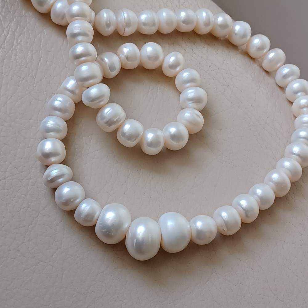 White Freshwather Pearl Necklace